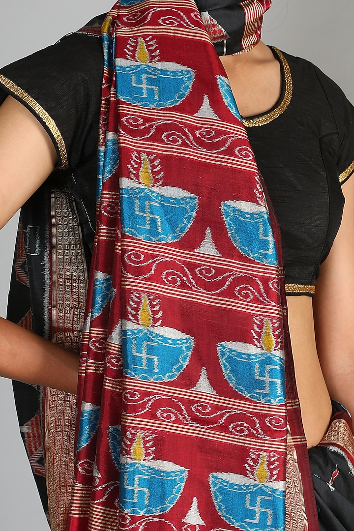 Black Single Weft Ikat Saree Set by Abir Pal at Pernia's Pop Up Shop