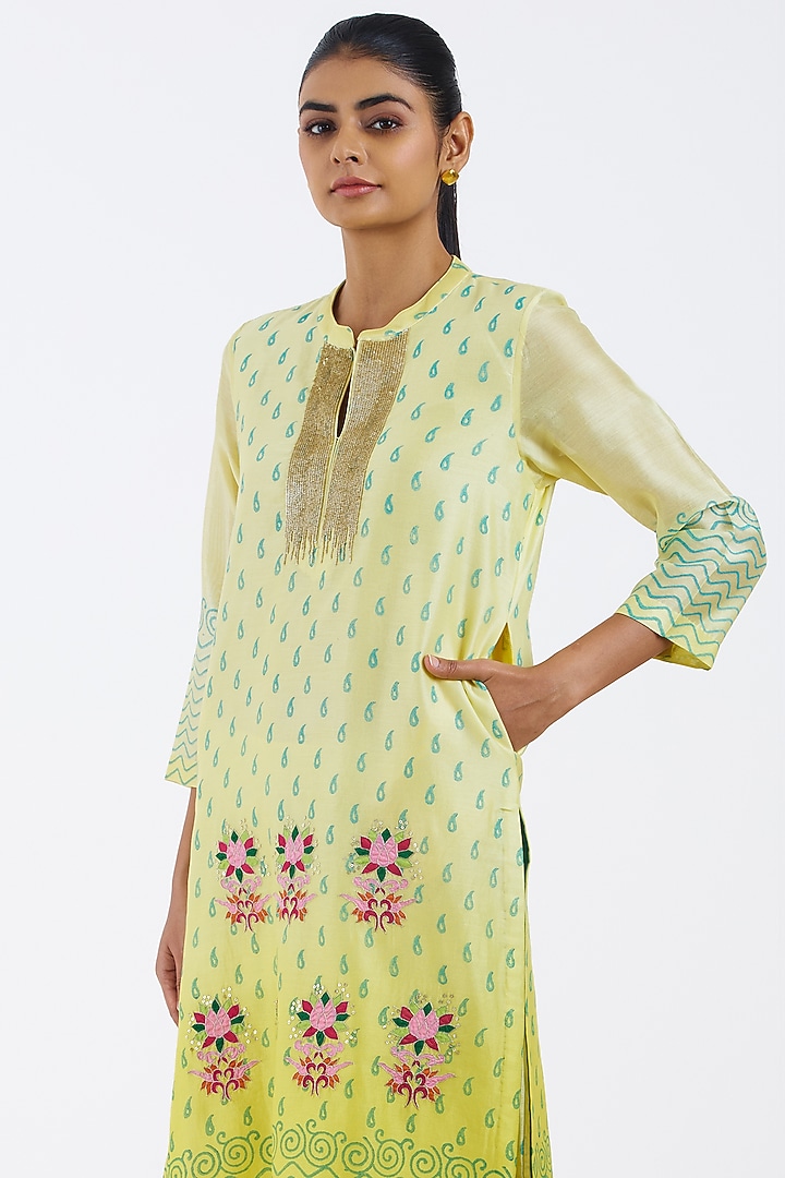 Yellow Shaded Silk Chanderi Hand Embroidered Kurta Set by Abhjeet Khanna at Pernia's Pop Up Shop