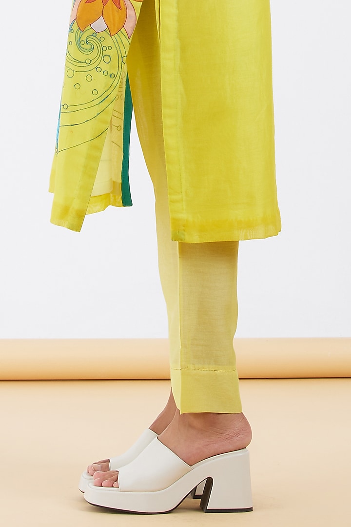 Yellow Shaded Silk Chanderi Hand Embroidered Kurta Set by Abhjeet Khanna at Pernia's Pop Up Shop