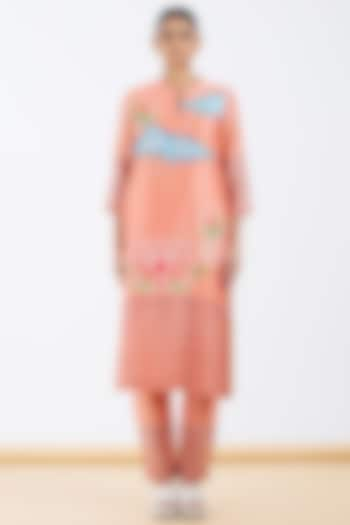 Peach Silk Chanderi Polka Hand Block Printed Kurta Set by Abhjeet Khanna at Pernia's Pop Up Shop