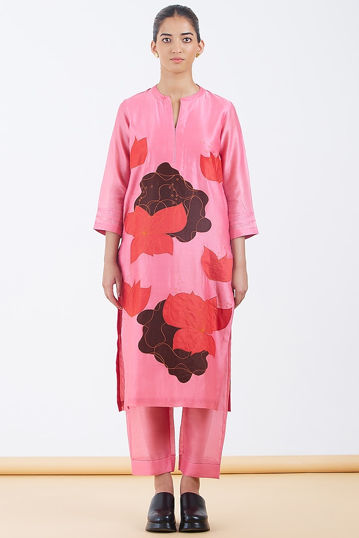 Pink Silk Chanderi Floral Motif Patchwork Kurta Set by Abhjeet Khanna at Pernia's Pop Up Shop
