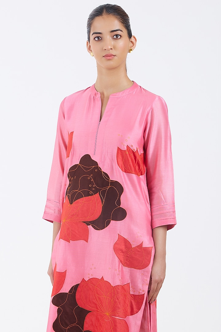 Pink Silk Chanderi Floral Motif Patchwork Kurta Set by Abhjeet Khanna at Pernia's Pop Up Shop