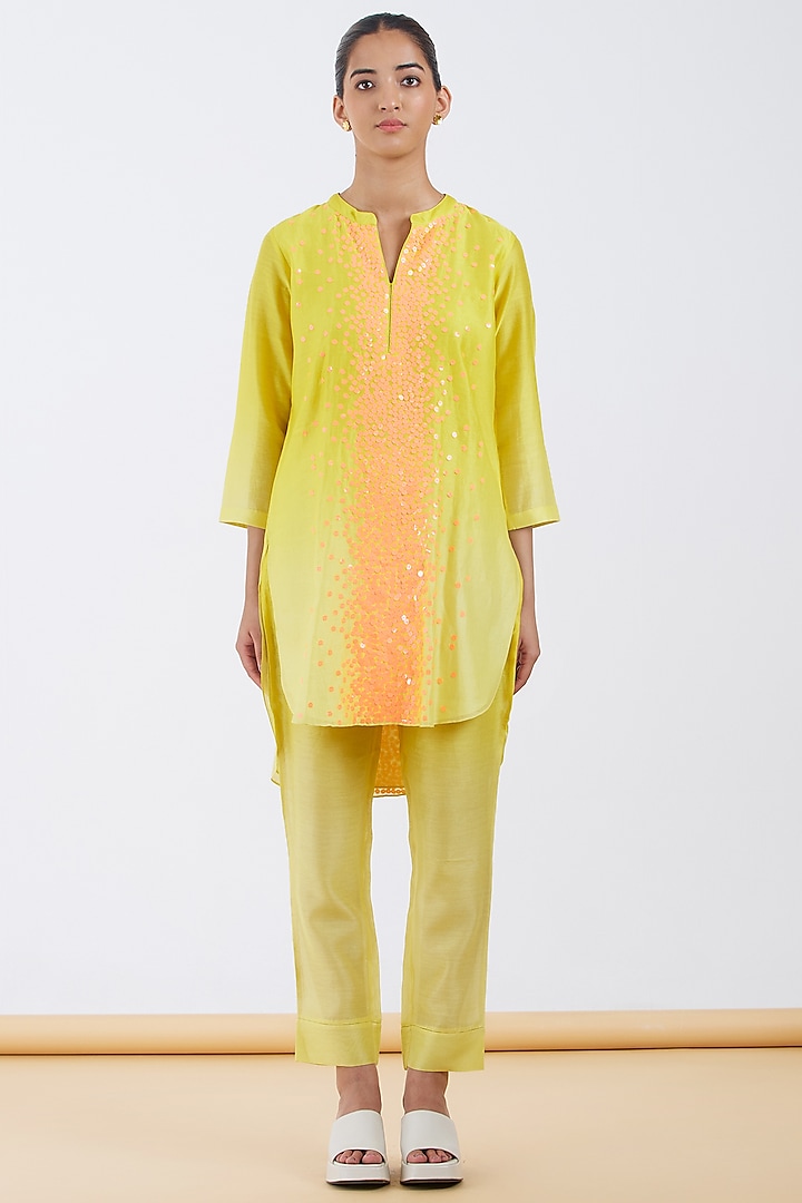 Yellow Shaded Silk Chanderi Hand Embroidered Kurta Set by Abhjeet Khanna at Pernia's Pop Up Shop