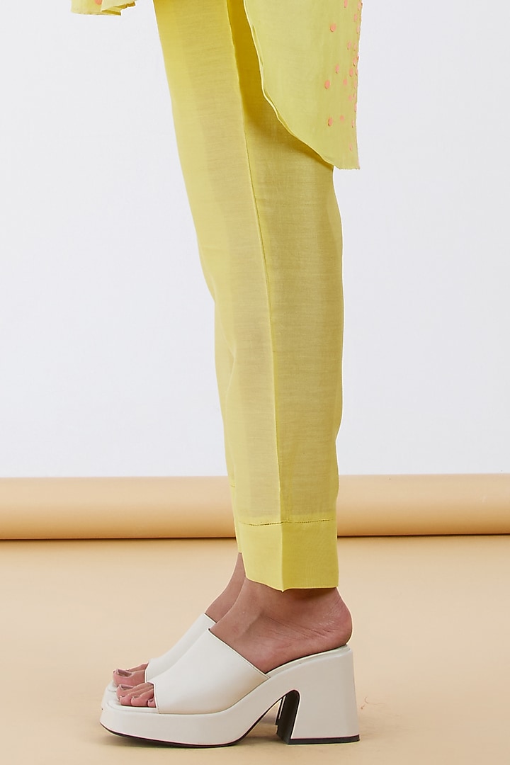 Yellow Shaded Silk Chanderi Hand Embroidered Kurta Set by Abhjeet Khanna at Pernia's Pop Up Shop