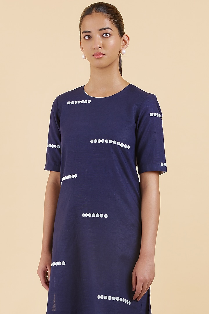 Indigo Blue Cotton Linen Thread Work Kurta Set by Abhjeet Khanna at Pernia's Pop Up Shop