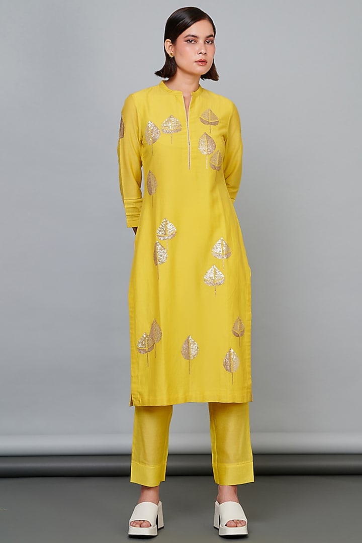 Yellow Silk Chanderi Sequins Paisley Hand Embroidered Kurta Set by Abhjeet Khanna at Pernia's Pop Up Shop