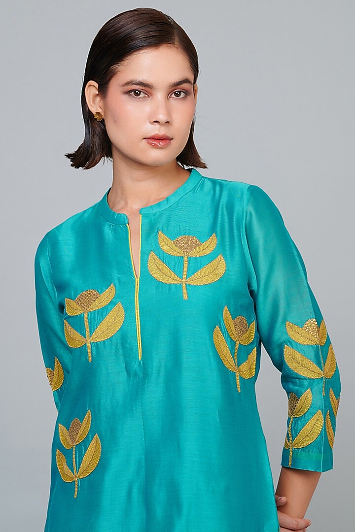 Green Silk Chanderi Sequins Hand Embroidered Kurta Set by Abhjeet Khanna at Pernia's Pop Up Shop