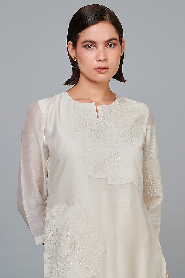 Ivory Silk Chanderi Sequins Work Self-Textured Kurta Set by Abhjeet Khanna at Pernia's Pop Up Shop