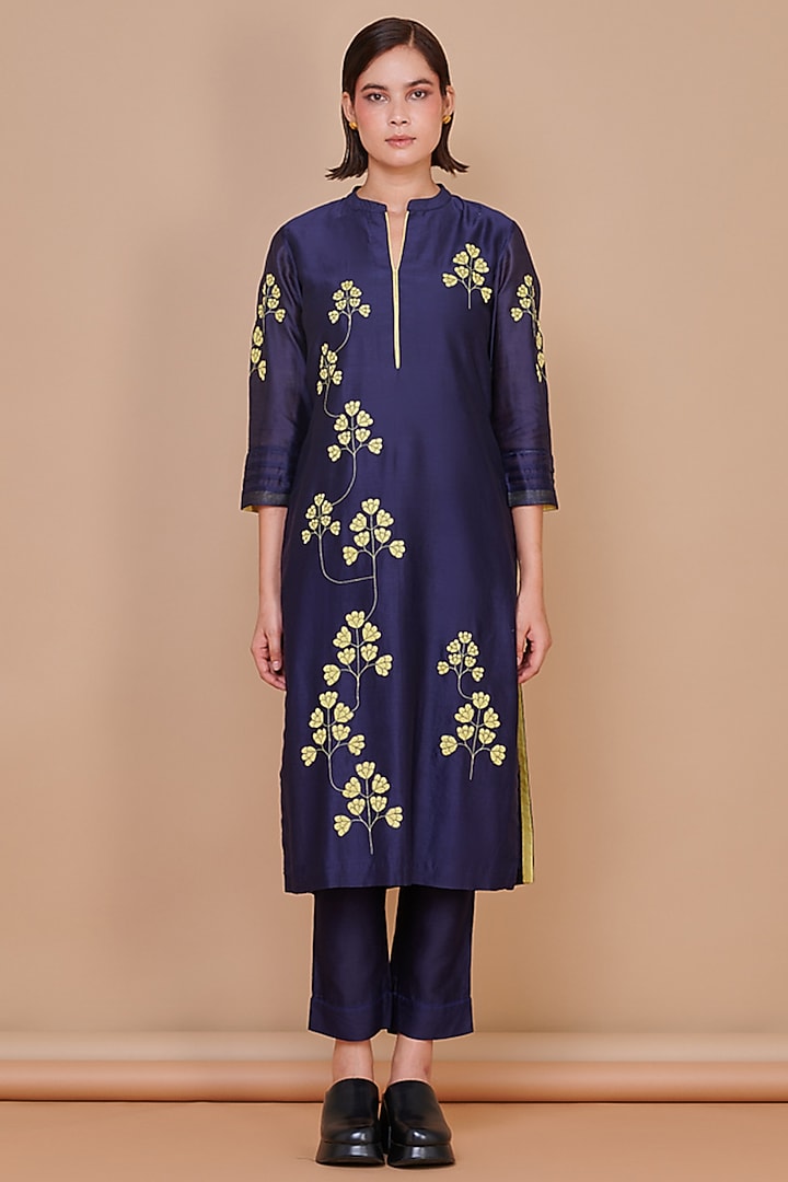 Indigo Blue Chanderi Floral Thread Embroidered Kurta Set by Abhjeet Khanna at Pernia's Pop Up Shop