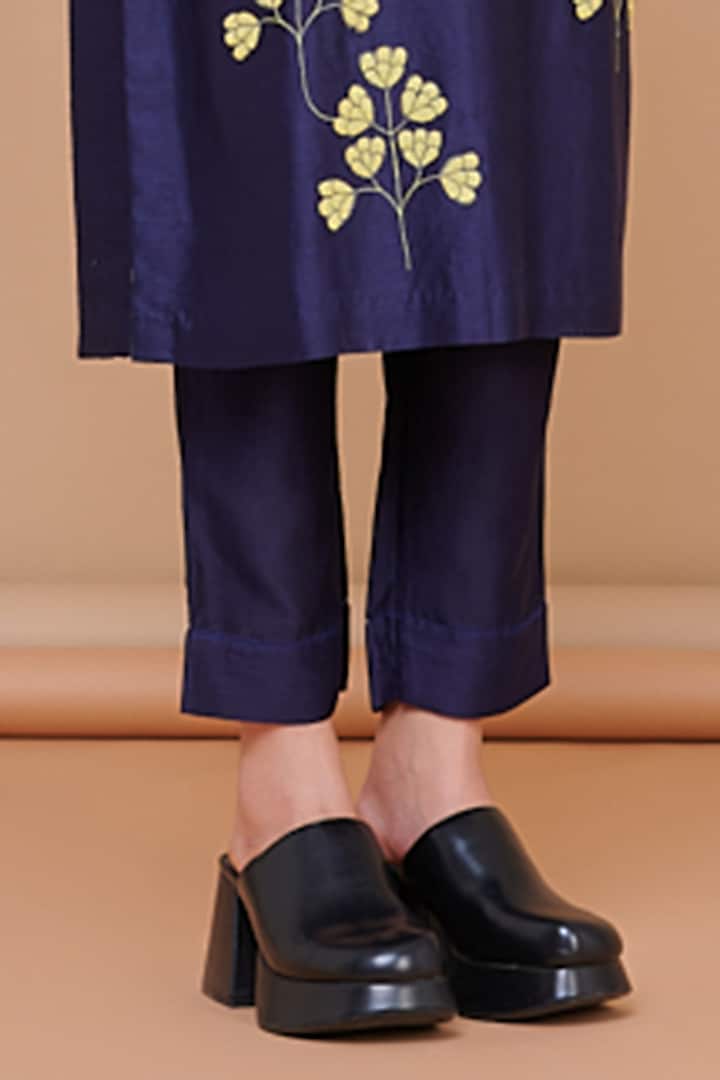 Indigo Blue Chanderi Floral Thread Embroidered Kurta Set by Abhjeet Khanna at Pernia's Pop Up Shop