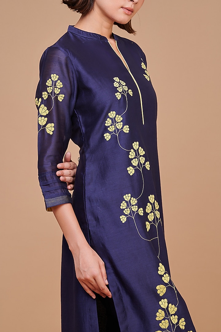 Indigo Blue Chanderi Floral Thread Embroidered Kurta Set by Abhjeet Khanna at Pernia's Pop Up Shop