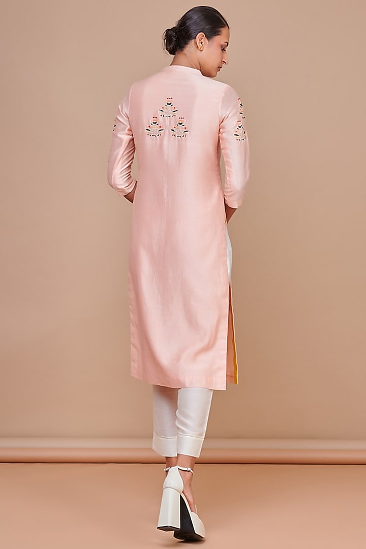 Pink Silk Chanderi Floral Handwork Kurta Set by Abhjeet Khanna at Pernia's Pop Up Shop