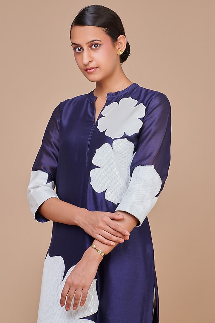 Indigo Blue Silk Chanderi Hand Embroidered Kurta Set by Abhjeet Khanna at Pernia's Pop Up Shop