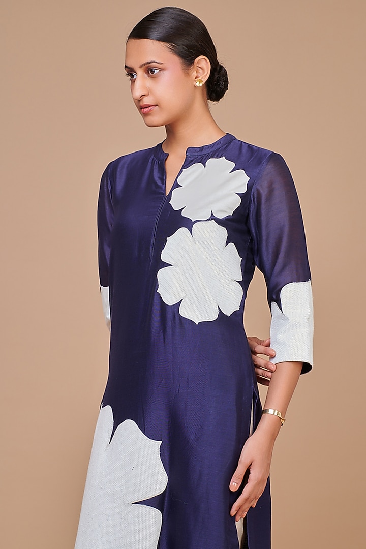 Indigo Blue Silk Chanderi Hand Embroidered Kurta Set by Abhjeet Khanna at Pernia's Pop Up Shop