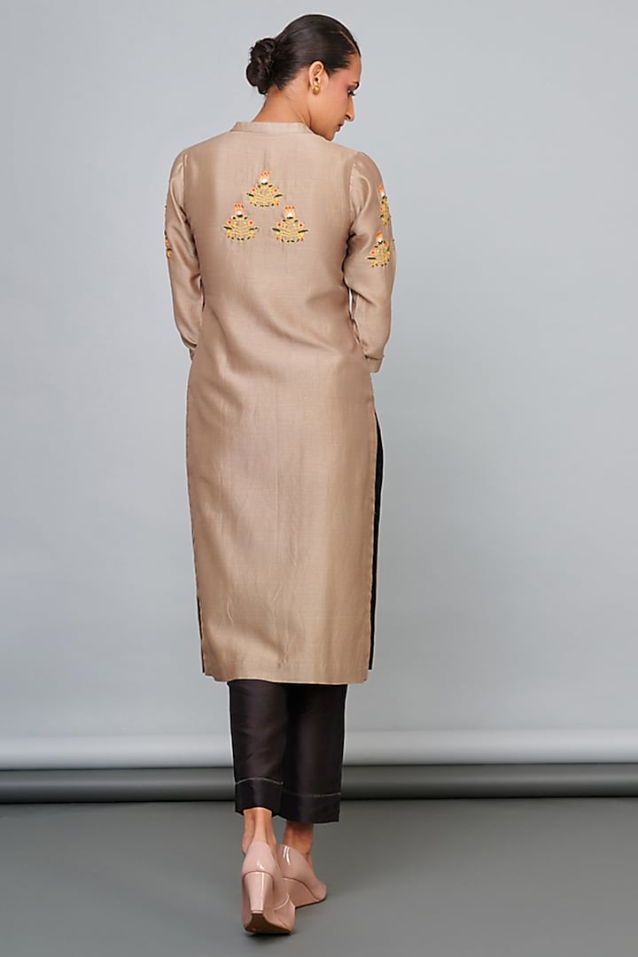 Beige Silk Chanderi Floral Handwork Kurta Set by Abhjeet Khanna at Pernia's Pop Up Shop