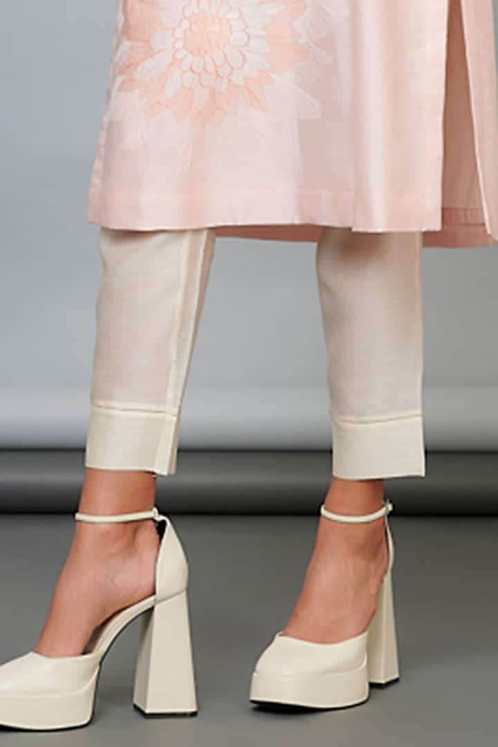 Light Pink Silk Chanderi Thread Work Kurta Set by Abhjeet Khanna at Pernia's Pop Up Shop