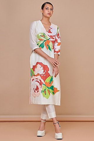 Ivory Silk Chanderi Hand Embroidered Kurta Set by Abhjeet Khanna