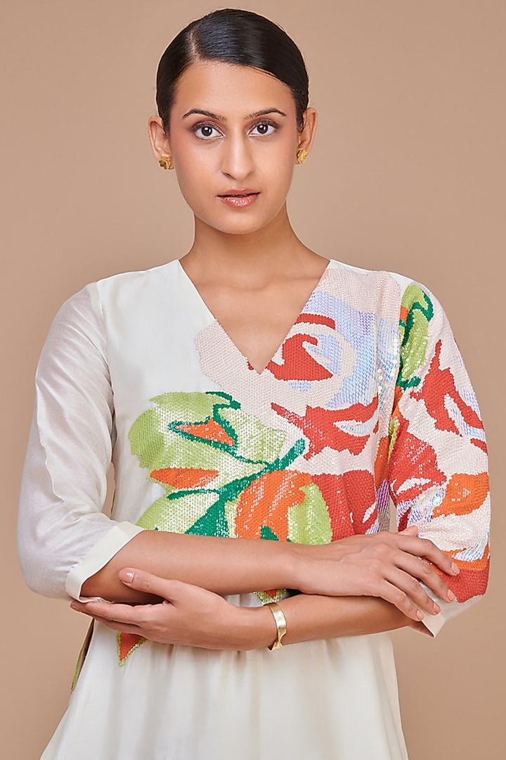 Ivory Silk Chanderi Hand Embroidered Kurta Set by Abhjeet Khanna at Pernia's Pop Up Shop