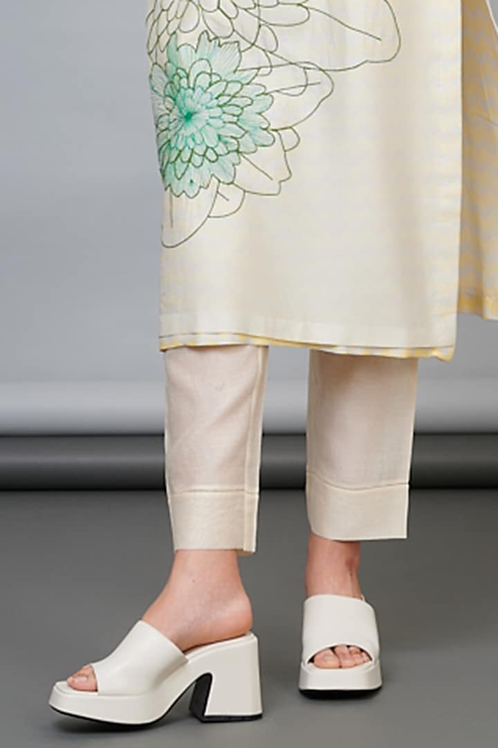Ivory Silk Chanderi Thread Work Kurta Set by Abhjeet Khanna at Pernia's Pop Up Shop