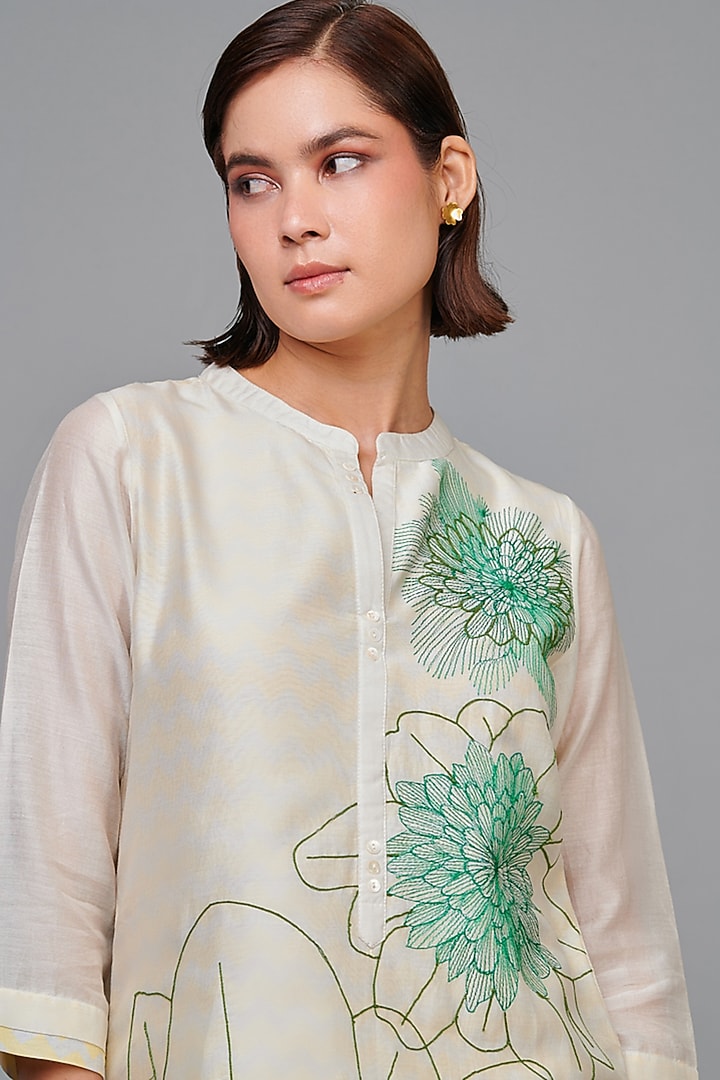 Ivory Silk Chanderi Thread Work Kurta Set by Abhjeet Khanna at Pernia's Pop Up Shop