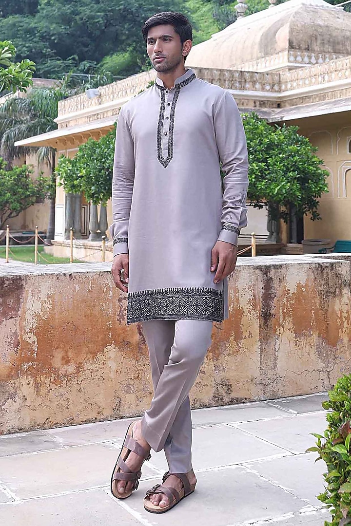 Mouse-Colored Silk Woven Kurta Set by Abkasa at Pernia's Pop Up Shop