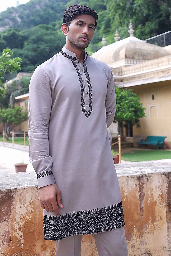 Mouse-Colored Silk Woven Kurta Set by Abkasa at Pernia's Pop Up Shop