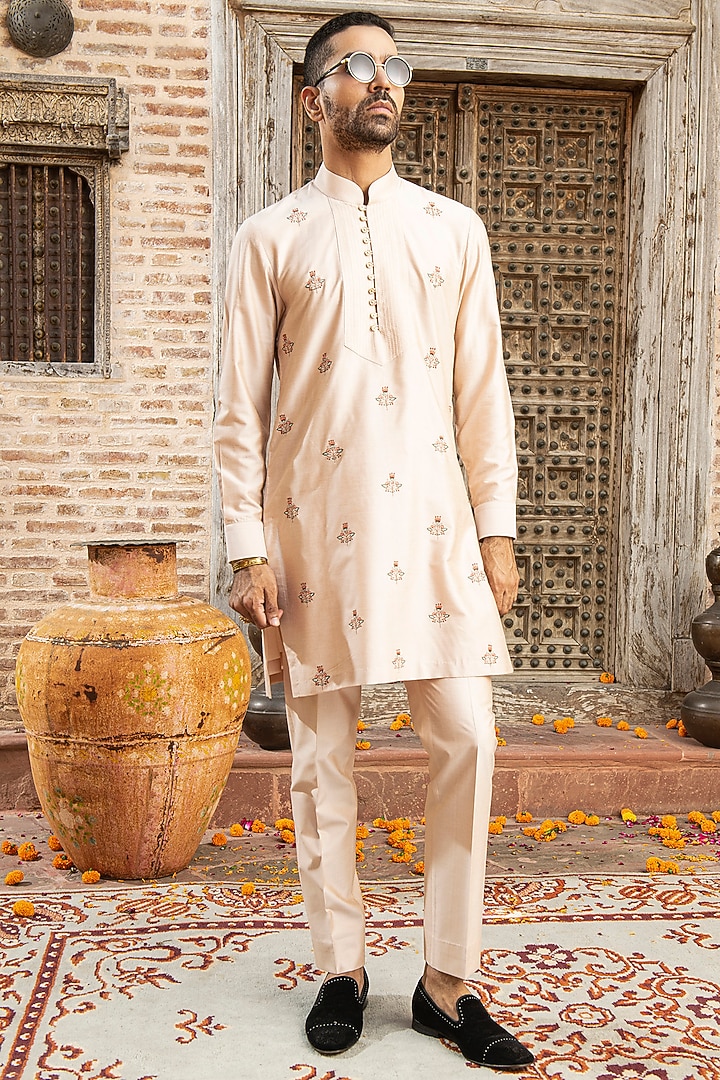 Peach Silk Kurta Set by Abkasa at Pernia's Pop Up Shop
