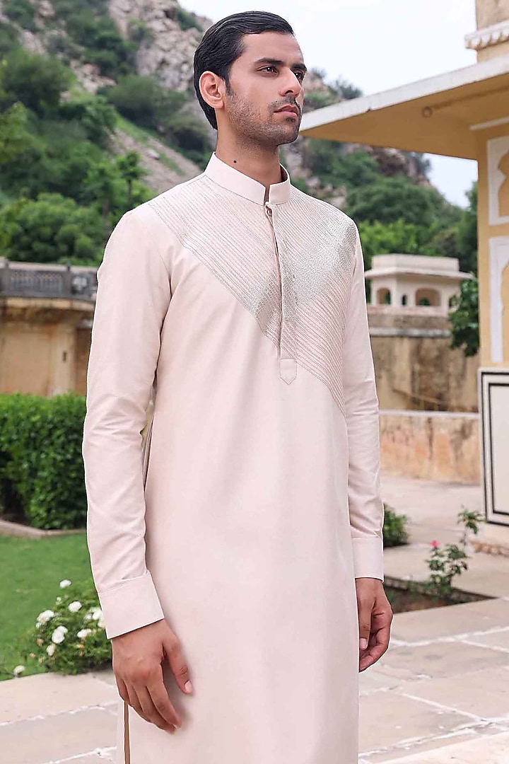 Peach Silk Woven Kurta Set by Abkasa at Pernia's Pop Up Shop