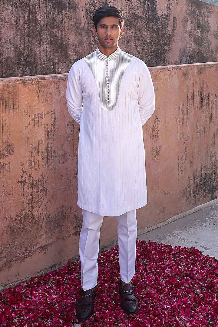 White Silk Woven Kurta Set by Abkasa at Pernia's Pop Up Shop