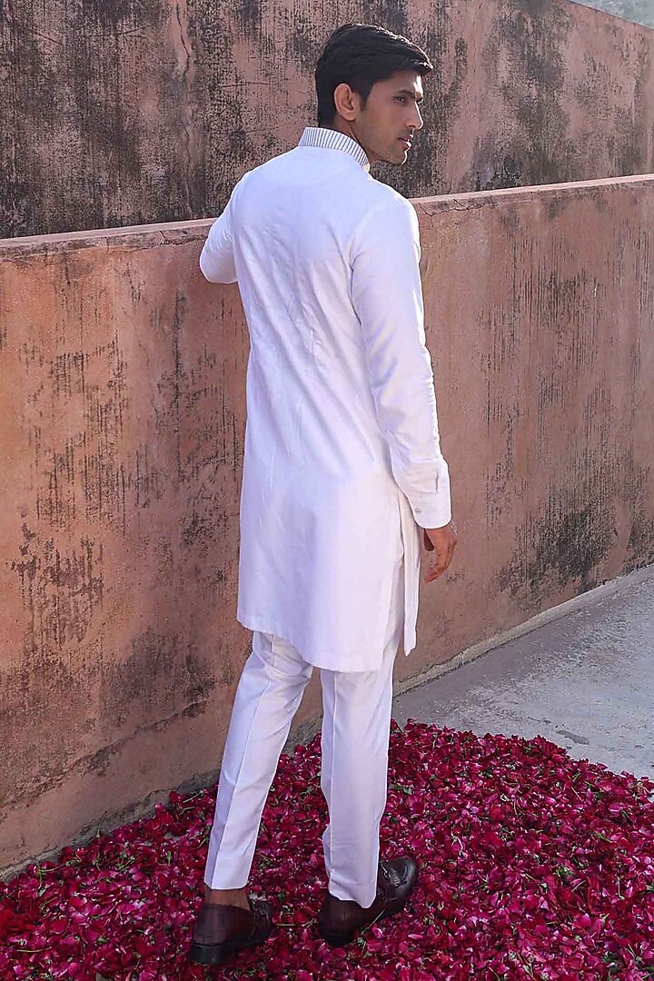 White Silk Woven Kurta Set by Abkasa at Pernia's Pop Up Shop