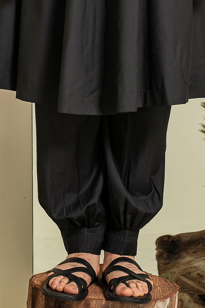 Black Hand Embroidered Kurta Set by Abkasa at Pernia's Pop Up Shop
