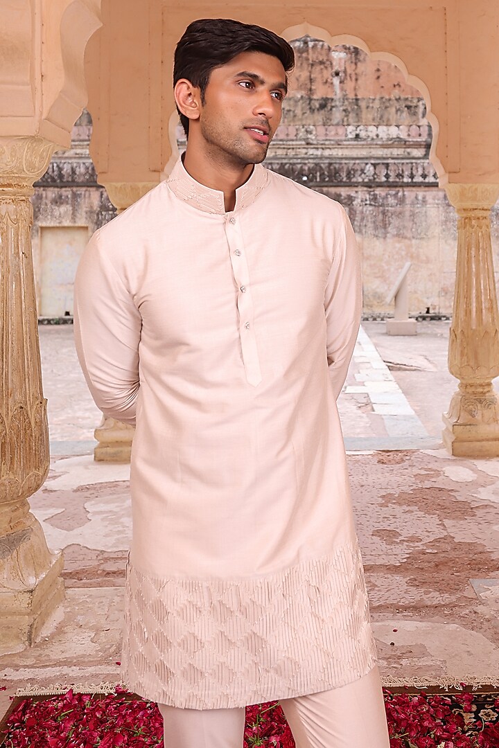 Peach Katan Silk Kurta Set by Abkasa at Pernia's Pop Up Shop