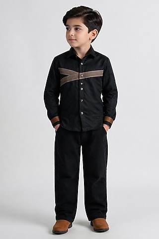 Black Cotton Embellished Shirt For Boys by Abkasa - Kids