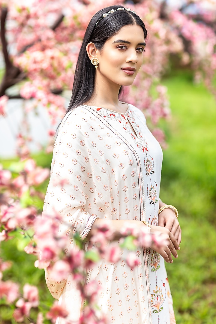 Ivory Linen Satin & Cotton Satin Acrylic Hand Embroidered Kurta Set by Aaryaa By Kashveen Kohli at Pernia's Pop Up Shop