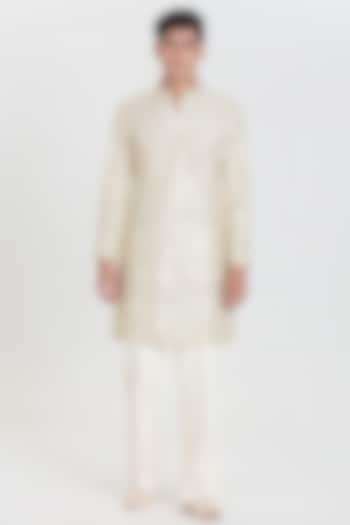 Ivory Chanderi Kurta Set by Abhinav Mishra Men at Pernia's Pop Up Shop