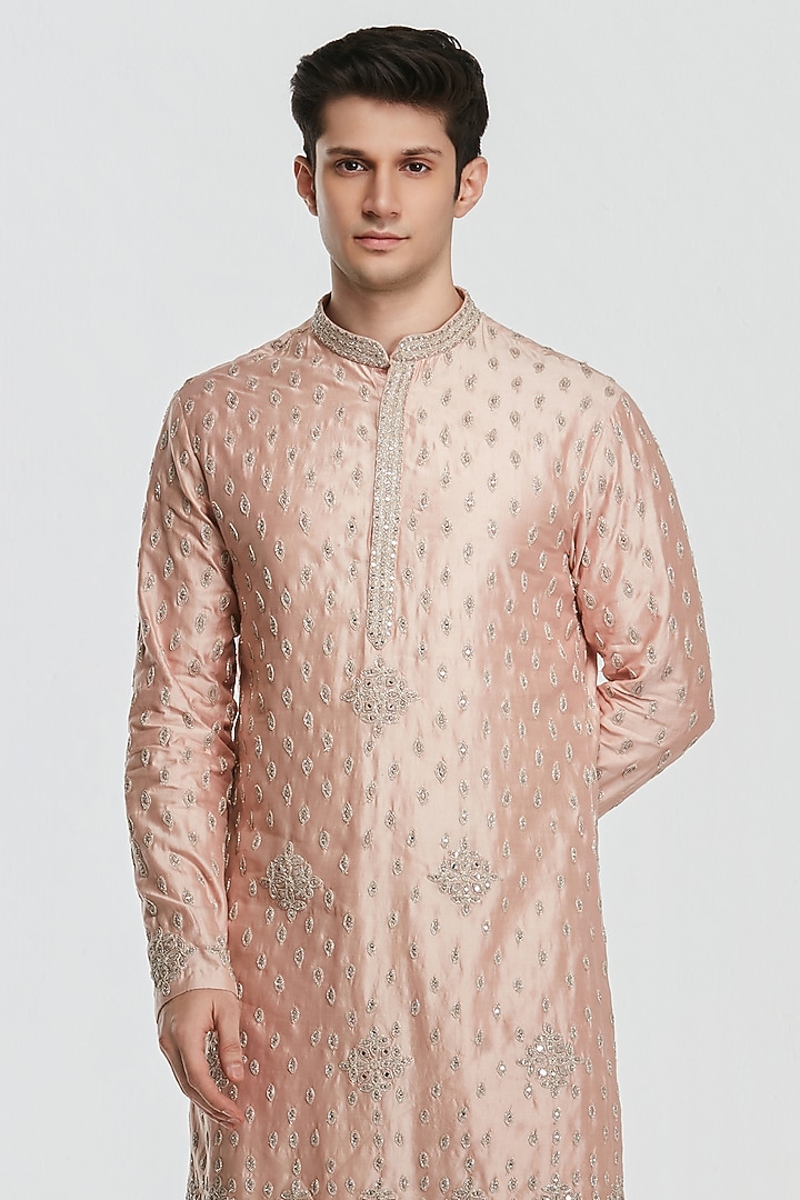 Rose Gold Chanderi Threadwork Kurta Set by Abhinav Mishra Men at Pernia's Pop Up Shop