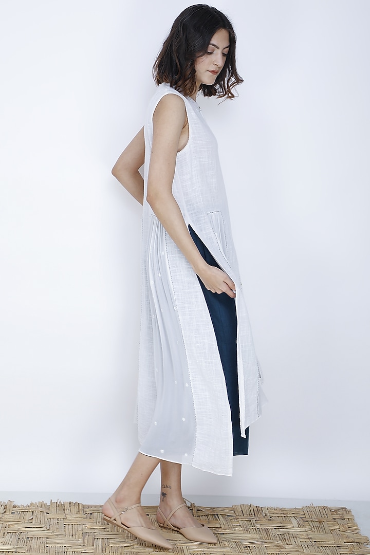 Ivory Embroidered Tunic Set by Arcvsh by Pallavi Singh at Pernia's Pop Up Shop