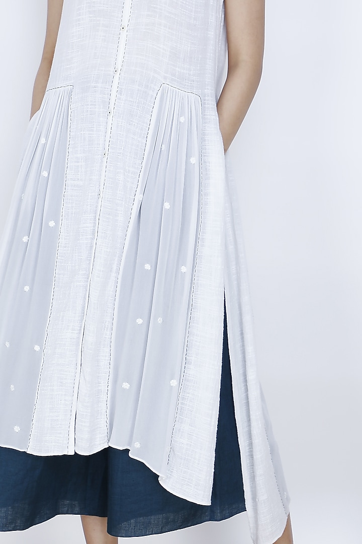 Ivory Embroidered Tunic Set by Arcvsh by Pallavi Singh at Pernia's Pop Up Shop