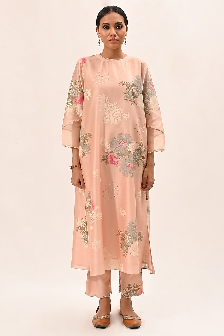 Old Rose Embroidered Kurta Set by Arcvsh by Pallavi Singh at Pernia's Pop Up Shop