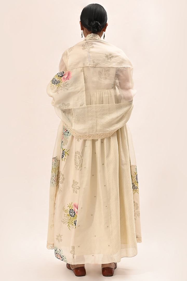 Mushroom Embroidered Kurta Set by Arcvsh by Pallavi Singh at Pernia's Pop Up Shop