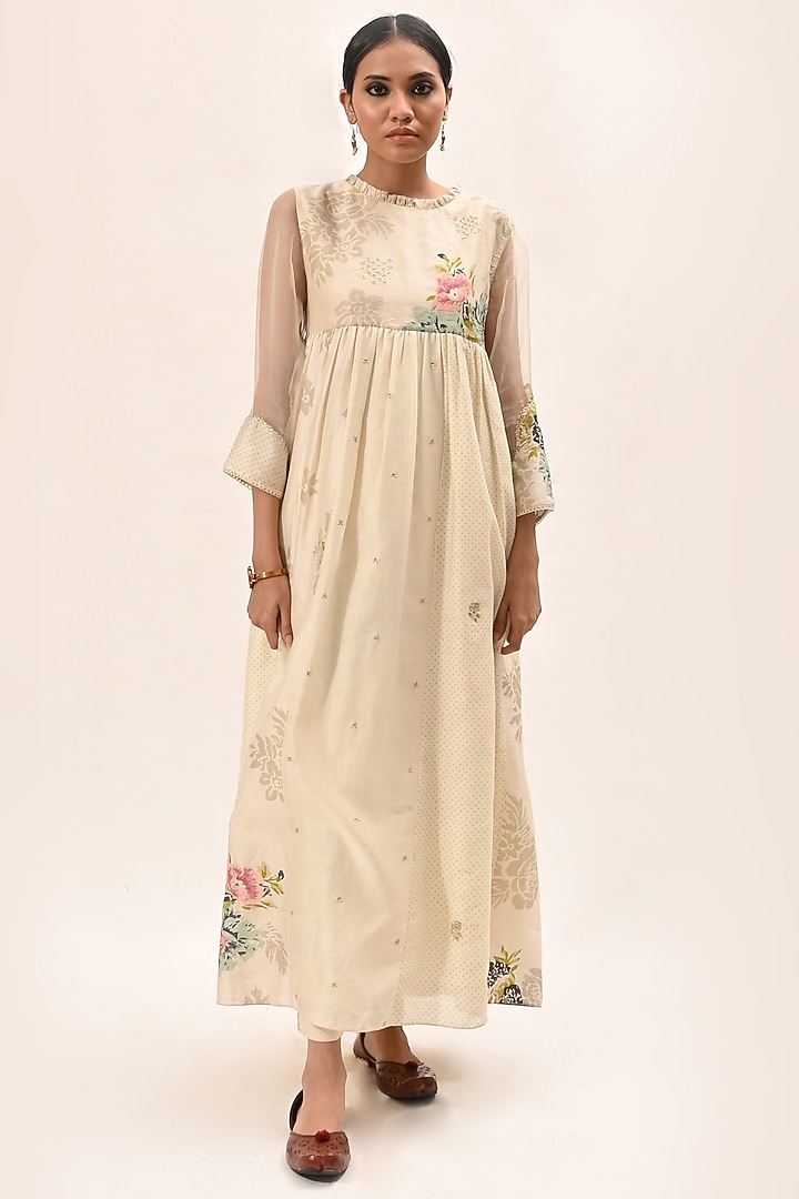 Mushroom Embroidered Kurta Set by Arcvsh by Pallavi Singh at Pernia's Pop Up Shop