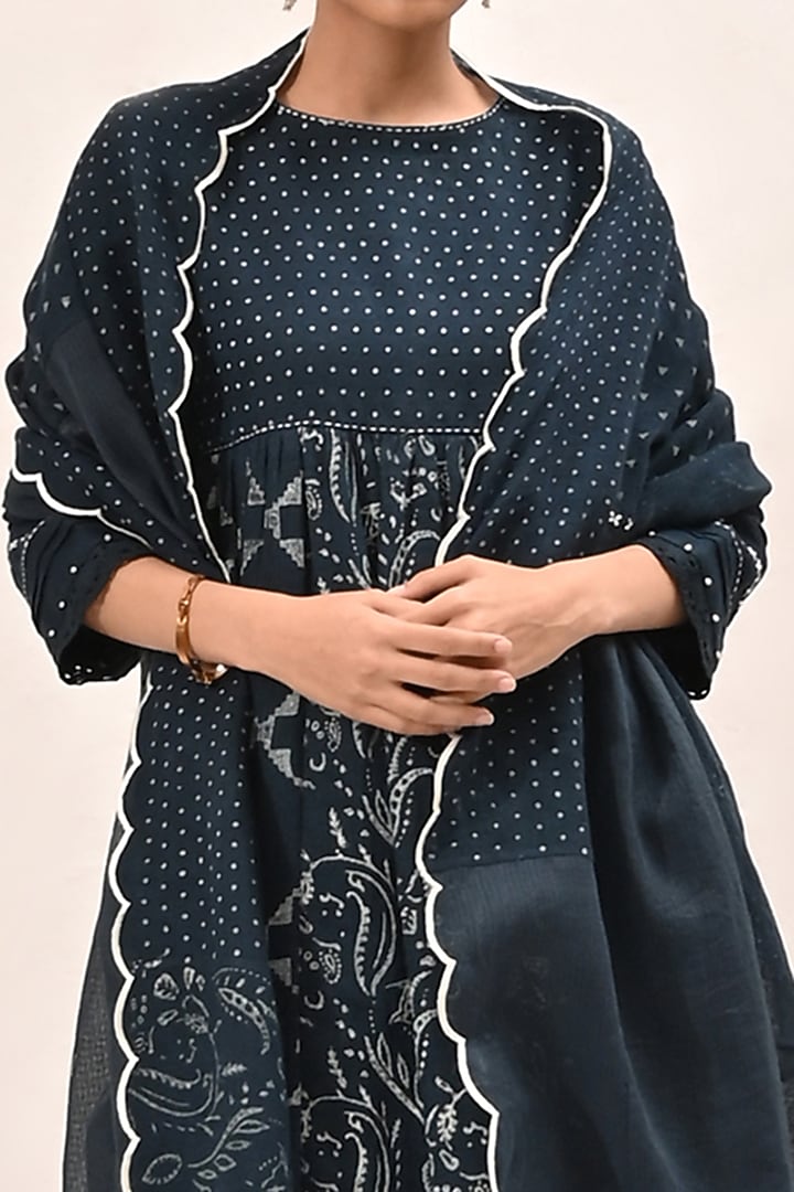 Indigo Embroidered Kurta Set by Arcvsh by Pallavi Singh at Pernia's Pop Up Shop