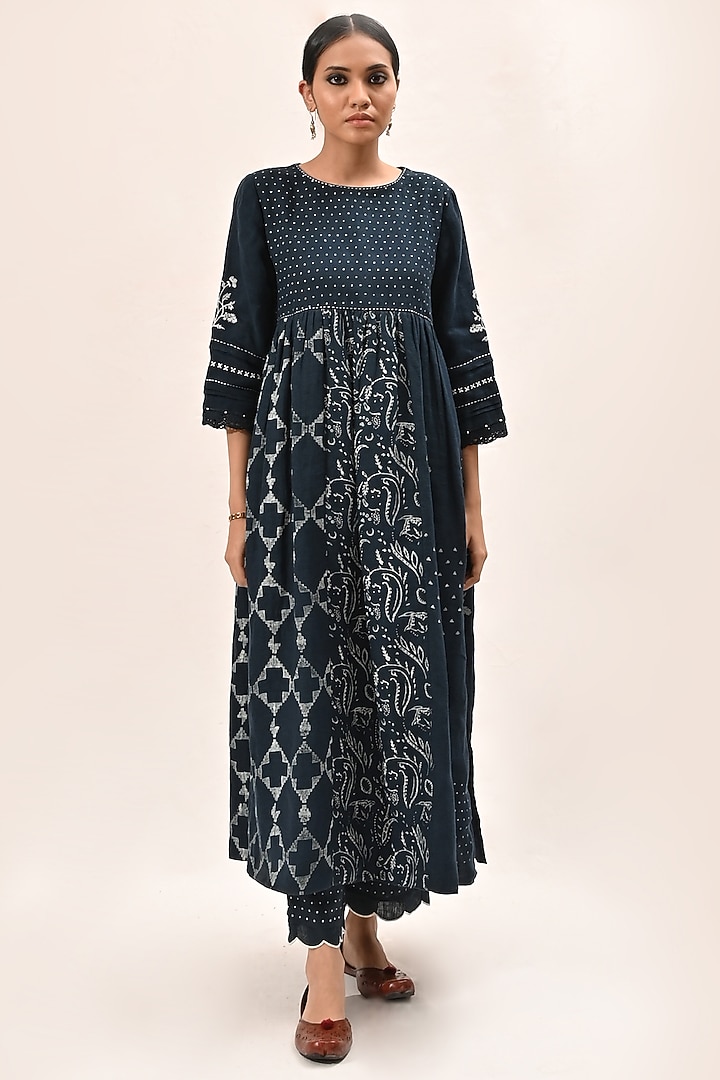 Indigo Embroidered Kurta Set by Arcvsh by Pallavi Singh at Pernia's Pop Up Shop