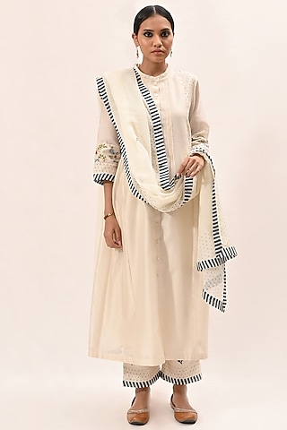 Ivory Block Printed Kurta Set by Arcvsh by Pallavi Singh