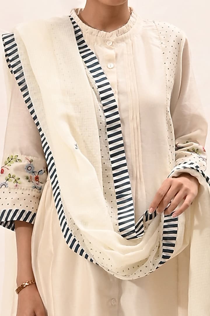 Ivory Block Printed Kurta Set by Arcvsh by Pallavi Singh at Pernia's Pop Up Shop