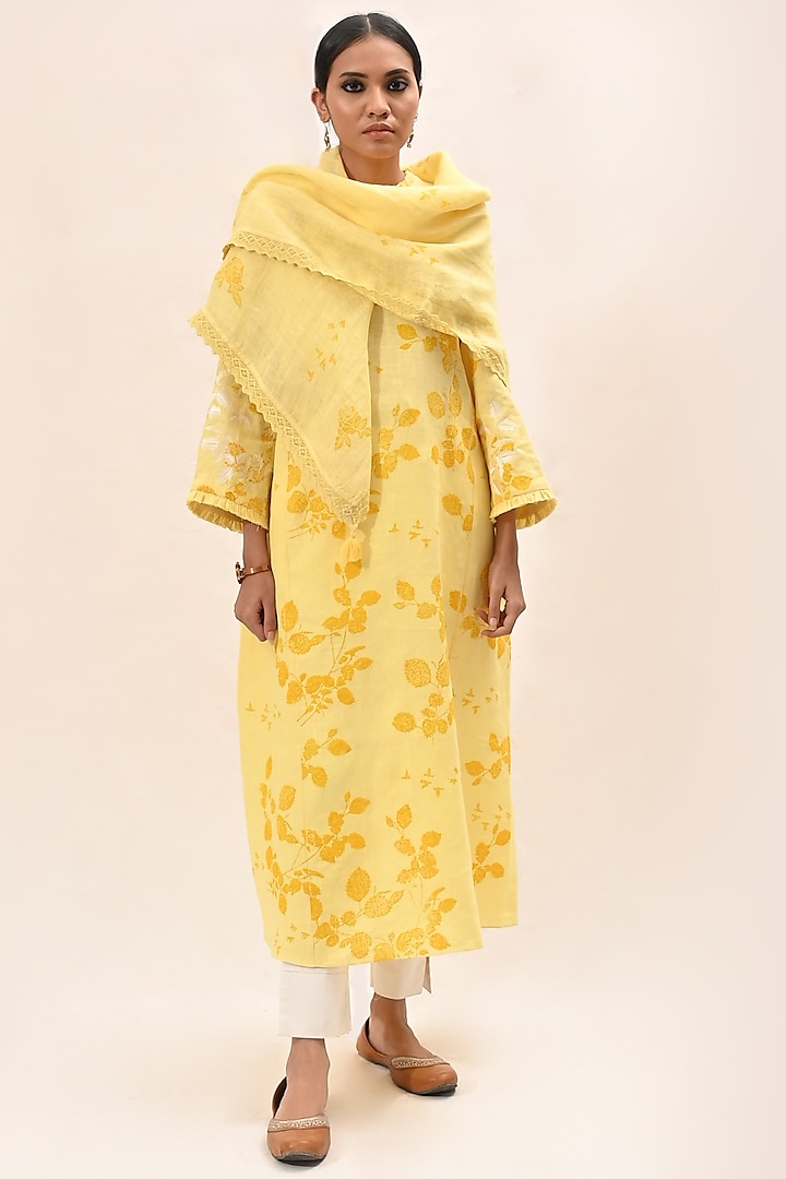 Yellow Printed Kurta Set by Arcvsh by Pallavi Singh