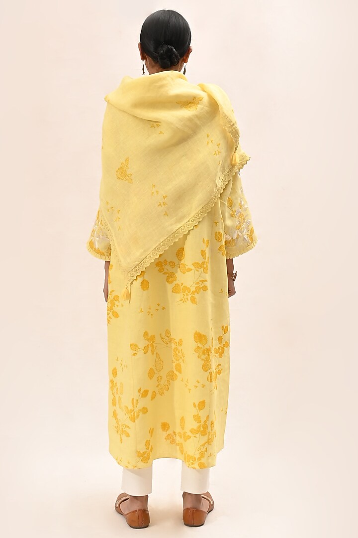Yellow Printed Kurta Set by Arcvsh by Pallavi Singh at Pernia's Pop Up Shop