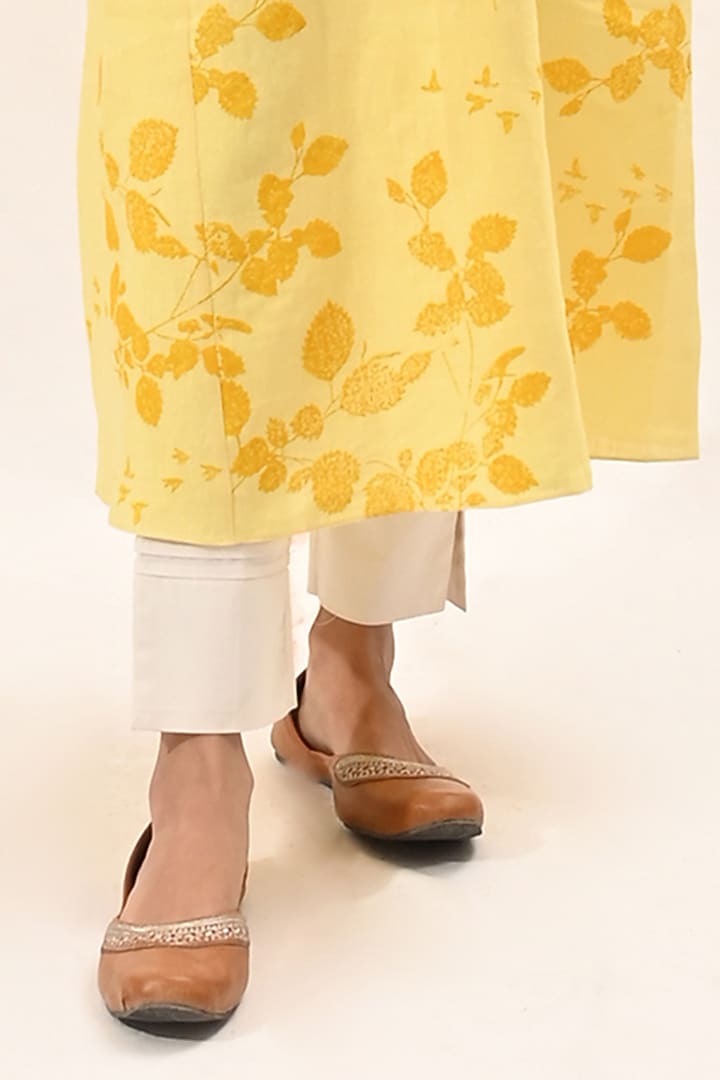 Yellow Printed Kurta Set by Arcvsh by Pallavi Singh at Pernia's Pop Up Shop