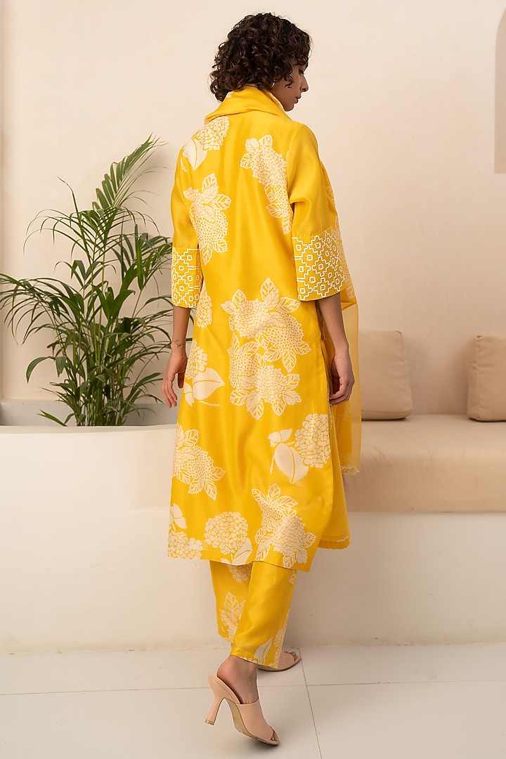 Yellow Chanderi Printed Tunic Set by Arcvsh by Pallavi Singh at Pernia's Pop Up Shop