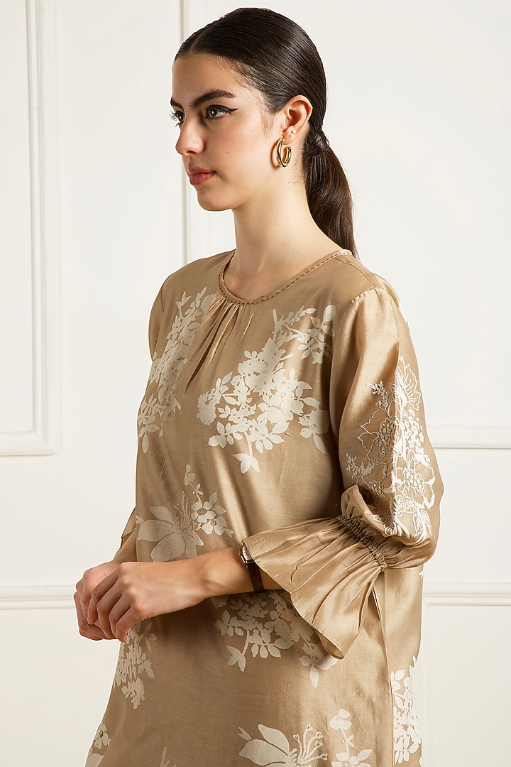 Beige Silk Chanderi Machine Embroidered & Printed Tunic Set by Arcvsh by Pallavi Singh at Pernia's Pop Up Shop
